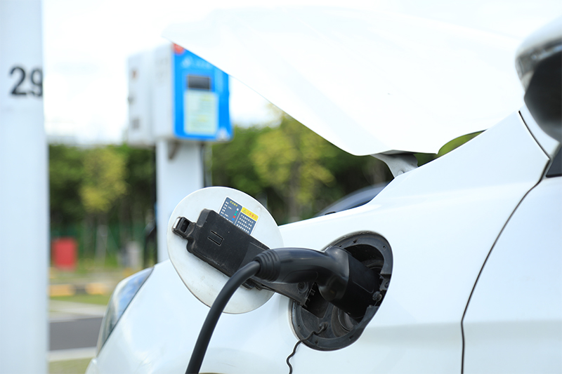 新能源汽车到底要不要充满电？成都充电桩厂家来告诉你！